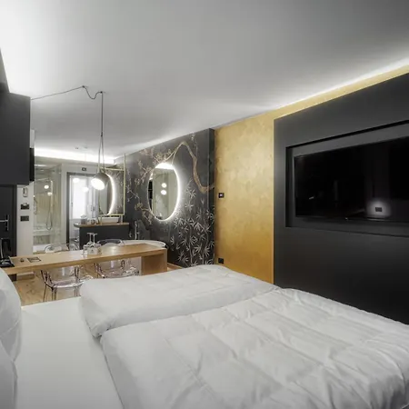 M Loft - Adults Only