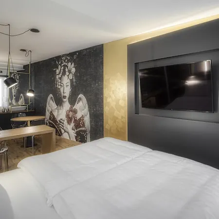 M Loft - Adults Only