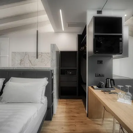 M Loft - Adults Only 马尔切西内